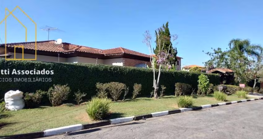 Casa térrea, estilo Fazenda Condomínio de excelente padrão