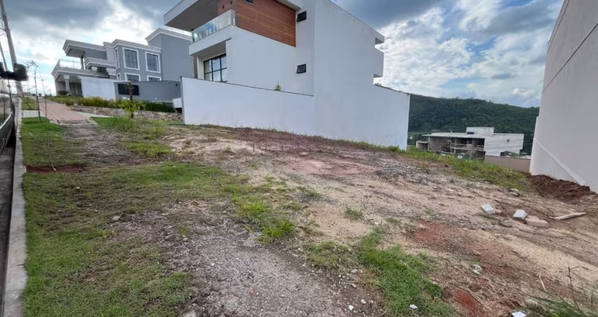 Ótimo terreno em muito suave declive, no condomínio mais procurado de Juiz de Fora, o Estrela Alta!