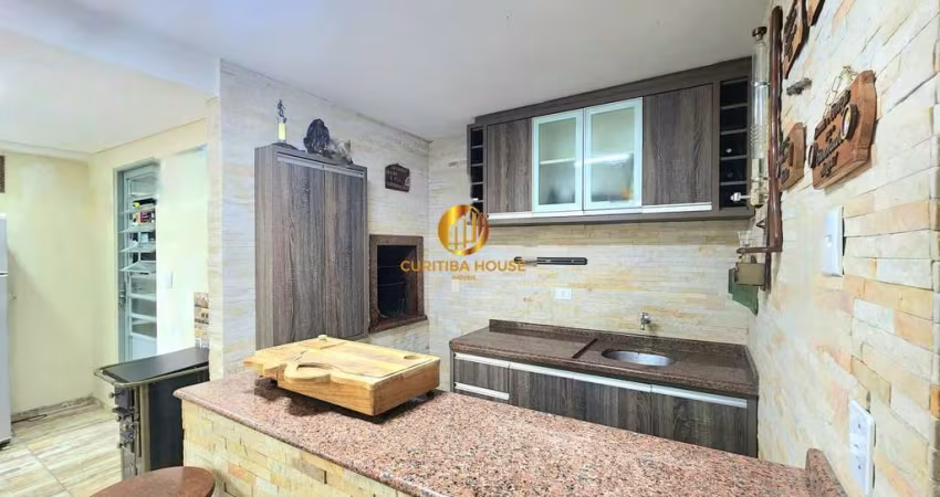 Sobrado com 3 quartos sendo uma suíte master, espaço gourmet no Xaxim Curitiba
