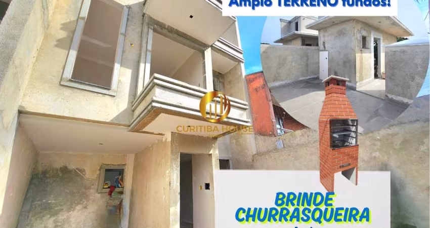 Sobrado triplex com 4 quartos sendo 1 suíte e solarium no Sítio Cercado ao lado da Academia Rumo Fitness