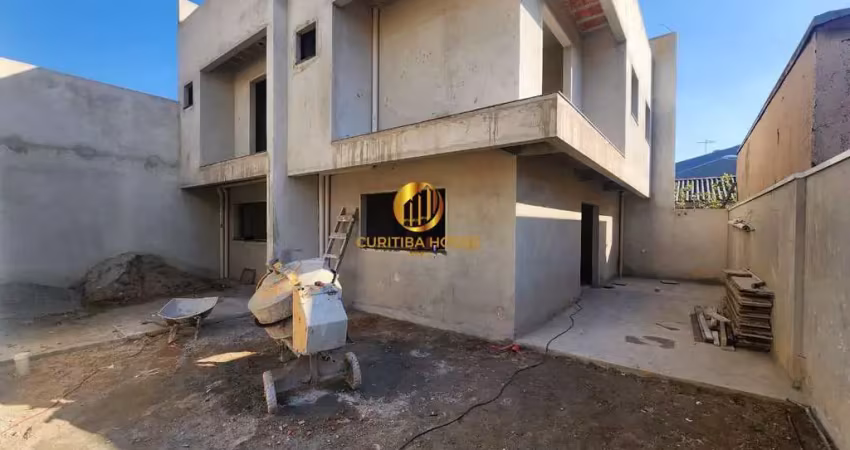 Sobrado 4 quartos sendo 1 suíte com terraço e 2 vagas de garagem.