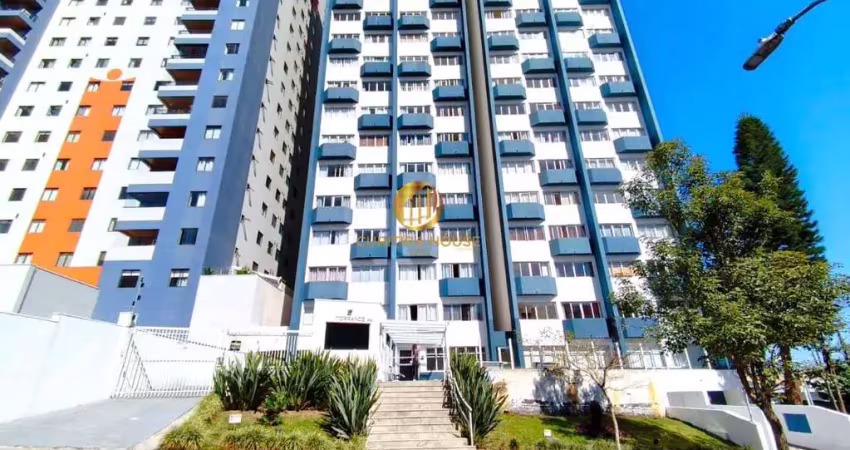 Apartamento duplex com três quartos, dois banheiro vaga fixa coberta