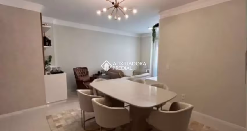 Apartamento com 4 quartos para alugar na Rua Salvatina Feliciana dos Santos, 235, Itacorubi, Florianópolis