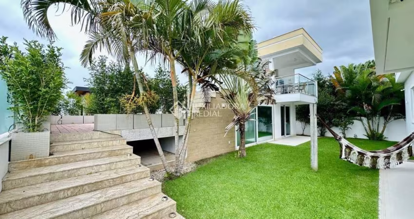 Casa com 4 quartos para alugar na Carlos Drummond de Andrade, 66, Lagoa da Conceição, Florianópolis