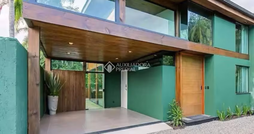 Casa com 3 quartos para alugar na Alberto Guilherme Neckel, 296, Rio Tavares, Florianópolis
