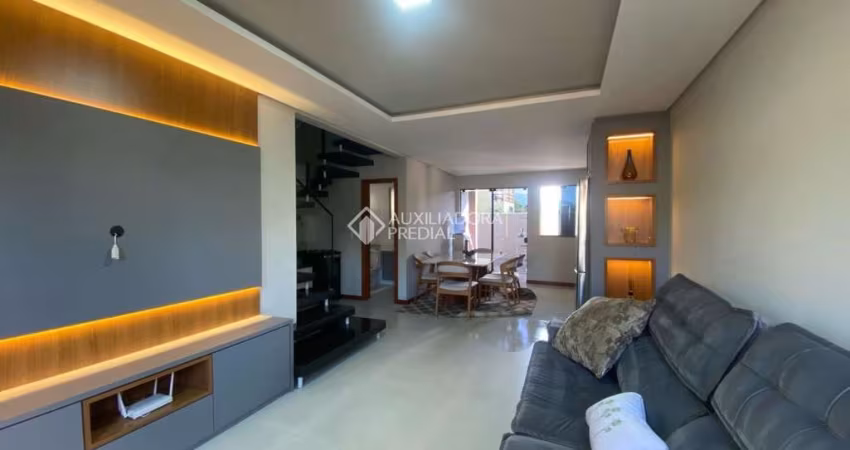 Casa com 3 quartos para alugar na Rua Laureano, 936, Campeche, Florianópolis