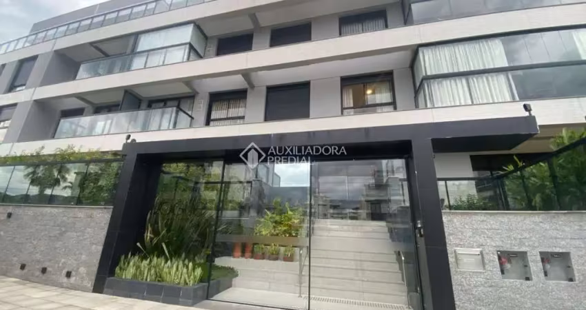 Cobertura com 2 quartos para alugar na Rua Gilmar Darli Vieira, 466, Campeche, Florianópolis