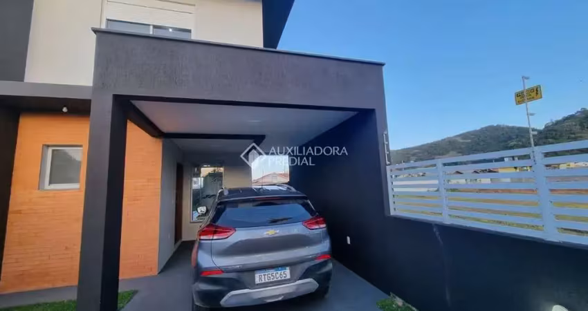 Casa com 3 quartos para alugar na Rua Valdeci Izidro da Silveira, 248, Ribeirão da Ilha, Florianópolis