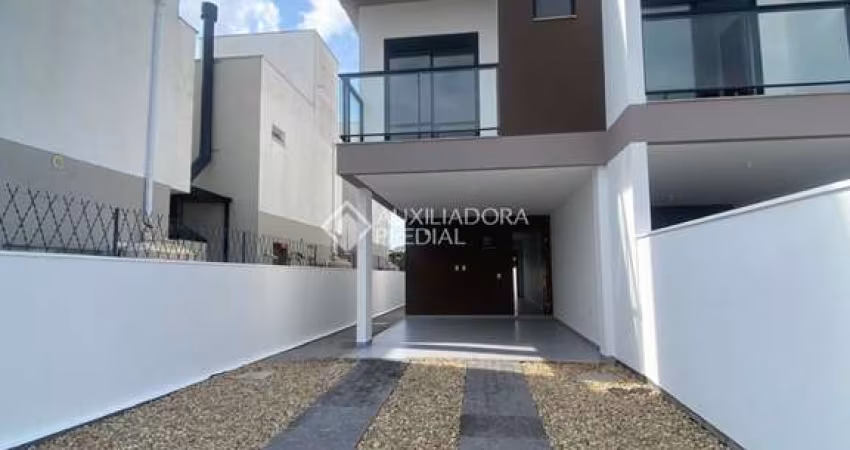 Casa com 3 quartos para alugar na A Loteamento Mares Do Sul, 20, Campeche, Florianópolis