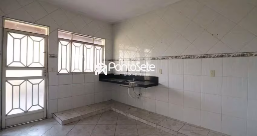 Casa com 3 quartos para alugar no Chanadour, Divinópolis 