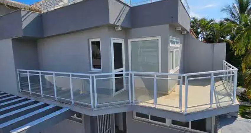 Casa de Luxo à Venda no Recreio dos Bandeirantes, Rio de Janeiro - 6 Quartos, 4 Suítes, 5 Salas, 8 Banheiros, 4 Vagas - 488m²