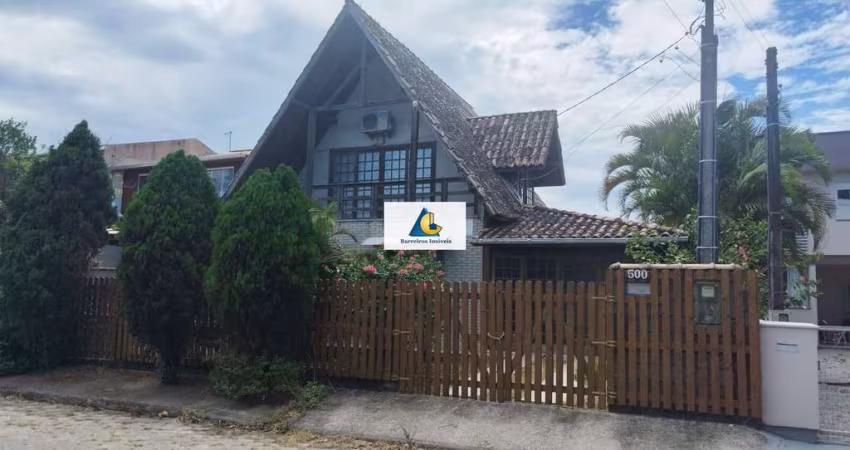 Casa Alvenaria em Praia do Meio, Palhoça/SC