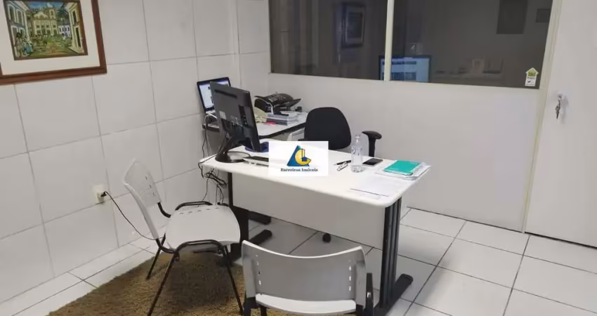 Sala comercial para alugar na Rua Paulino Júlio de Souza, 1019, Ipiranga, São José