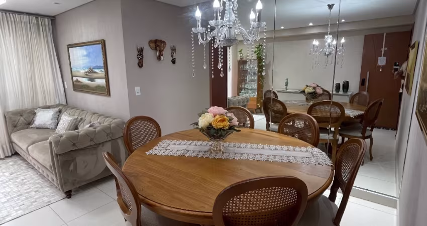 Imóvel único com 03 quartos e andar alto