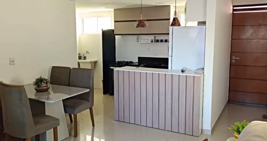 Lindo imóvel porteira fechada com 02 quartos e há poucos metros do mar do bessa
