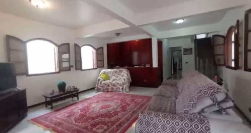 CASA ASSOBRADADA - JARDIM DAS INDÚSTRIAS - SP