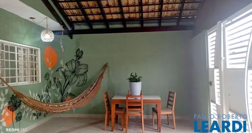Casa com 3 quartos à venda na Rua Jaci Mendes Ribeiro, Residencial Parque dos Sinos, Jacareí