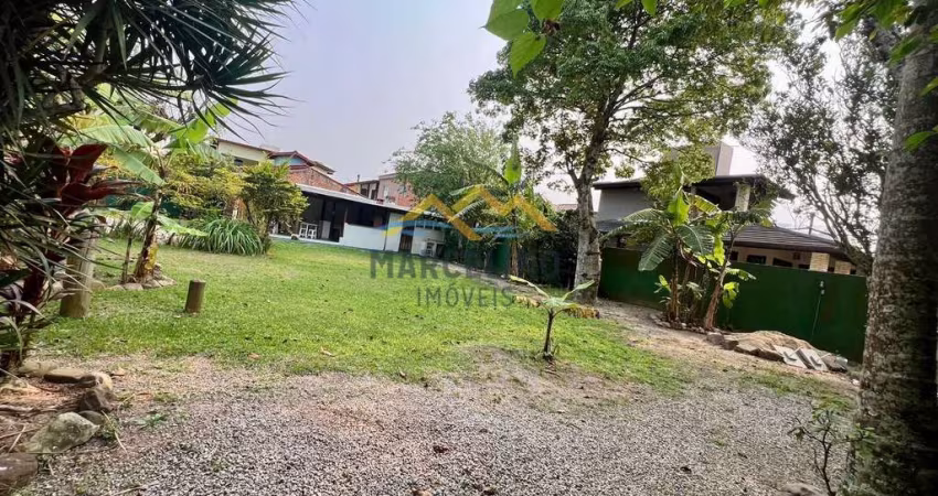 Terreno à venda no bairro Praia da Ferrugem - Garopaba/SC