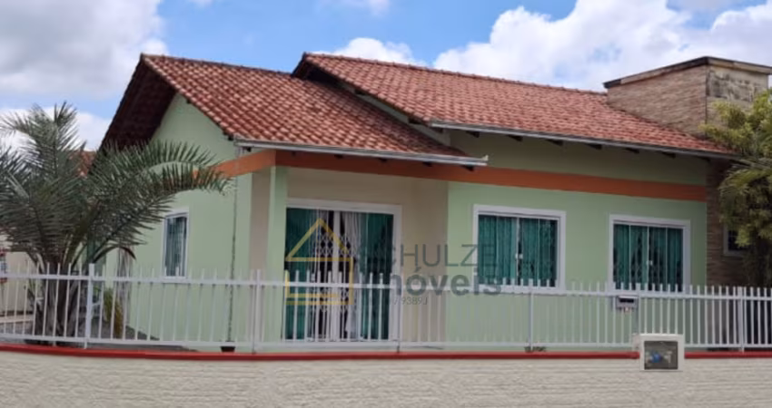 Casa com 3 quartos à venda na Rua Canoas, Iririú, Joinville
