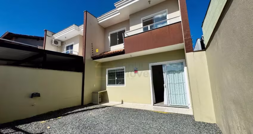 Casa com 2 quartos à venda na Rua Martinho Van Biene, Jardim Iririú, Joinville