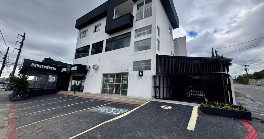 Prédio com 4 salas à venda na Rua Tangará, Iririú, Joinville