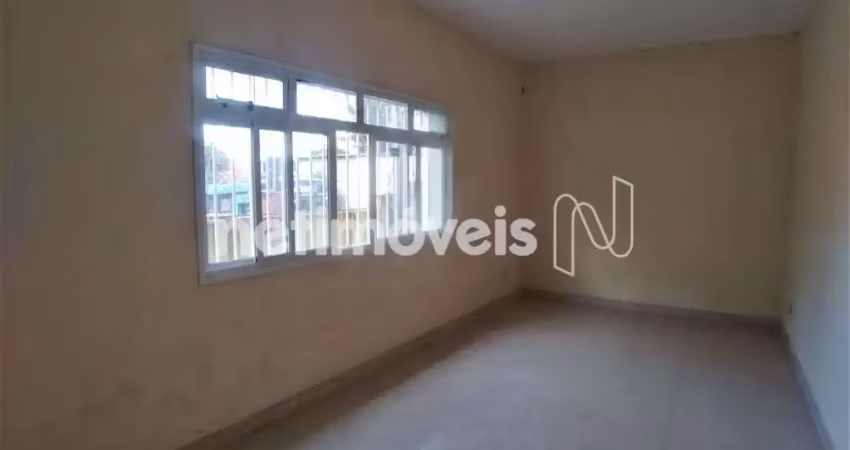 Casa comercial com 210 m²; à venda - 4 salas grandes e garagem para 2 carros