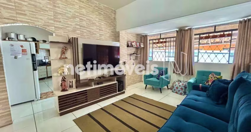 Casa com 2 quartos à venda na Rua Babel, São Salvador, Belo Horizonte