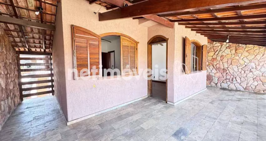 Casa com 4 quartos à venda na Rua Alcides de Oliveira, Conjunto Confisco, Belo Horizonte
