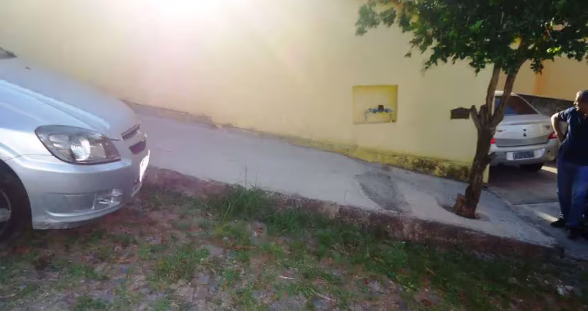Casa com 3 quartos à venda na Rua Jequiriçá, Concórdia, Belo Horizonte