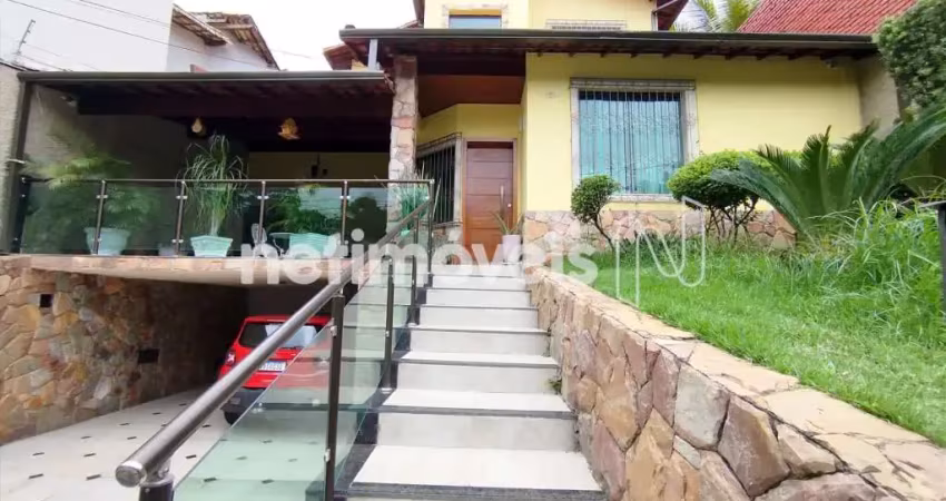 Casa com 3 quartos à venda na Rua Brasileira Arantes, Santa Branca, Belo Horizonte
