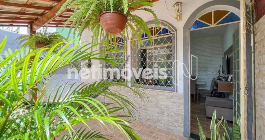 Casa com 2 quartos à venda na Rua Vicente de Carvalho, Santa Mônica, Belo Horizonte