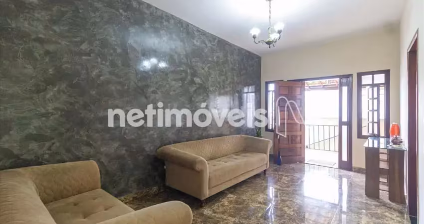 Casa com 4 quartos à venda na Rua Pitangui, Sagrada Família, Belo Horizonte