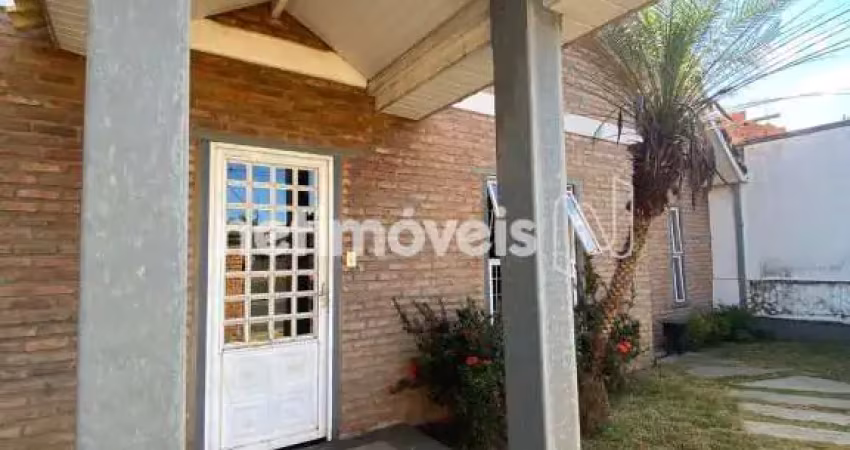 Casa com 4 quartos à venda na Rua Doutor Guilherme Dalle, Centro, Caetanópolis
