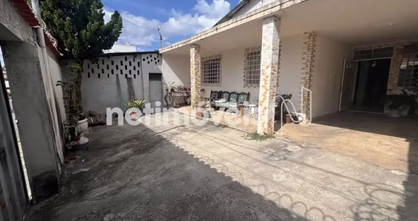 Casa com 3 quartos à venda na Rua Cravinas, Esplanada, Belo Horizonte