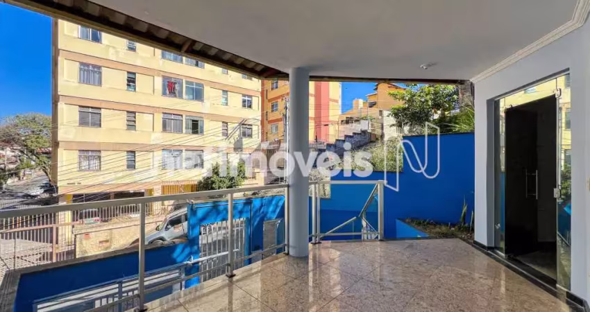 Casa com 3 quartos à venda na Rua Quixadá, Nova Floresta, Belo Horizonte
