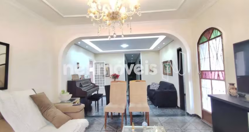 Casa com 4 quartos à venda na Rua Matilde Neves Martins, Vera Cruz, Contagem
