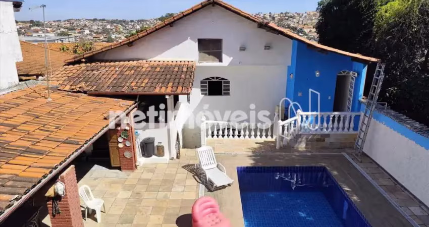 Casa com 3 quartos à venda na Rua Belarmino Giarola, Céu Azul, Belo Horizonte