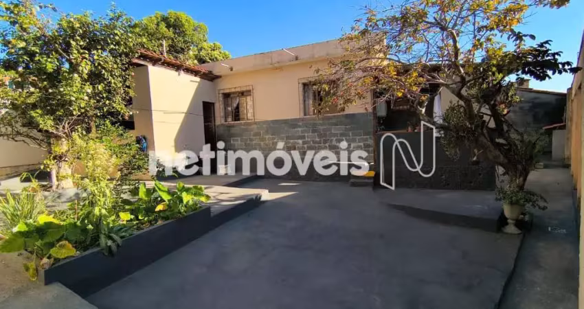 Casa com 2 quartos à venda na Rua Líbia, São Salvador, Belo Horizonte