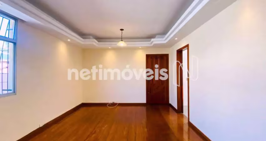Conservado, só 6 degraus, 3 banheiros, 2 vagas livres, vista, sol da manhã. oportunidade!