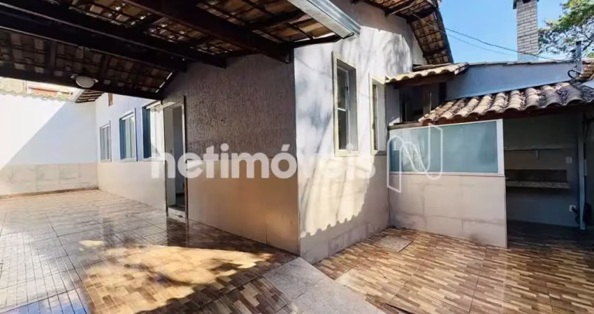 Excelente casa 02 quartos, com entrada independente no vila cloris!