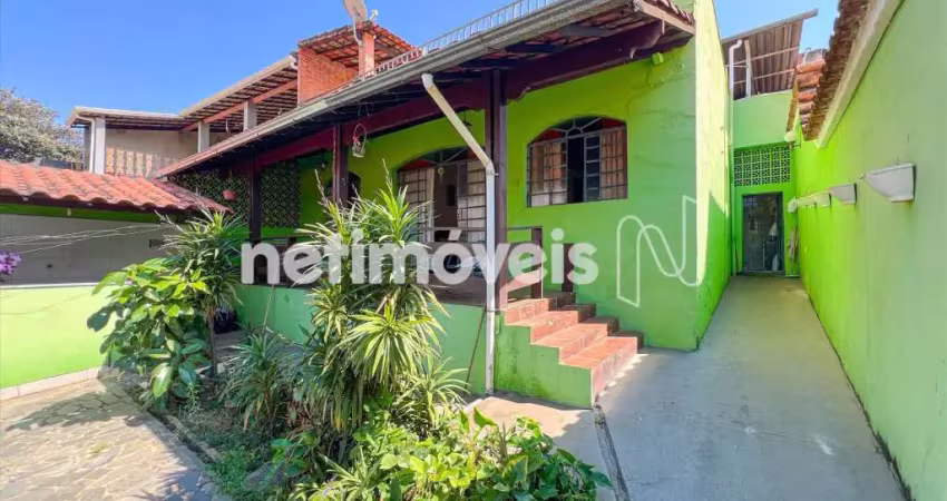 Casa com 3 quartos à venda na Rua Santíssimo, Alto Caiçaras, Belo Horizonte