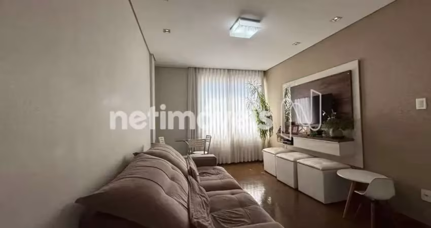 Encante-se com este lindo apartamento em andar alto com vista previlegiada: