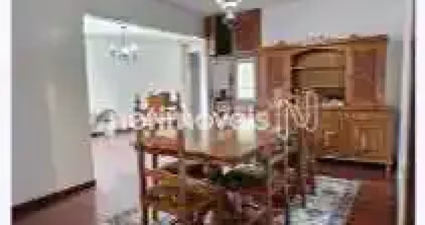 Apartamento amplo e arejado, em ótima localização no centro de patos de minas.