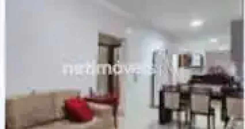 Apartamento 02 quartos seminovo com área privativa, total privacidade.