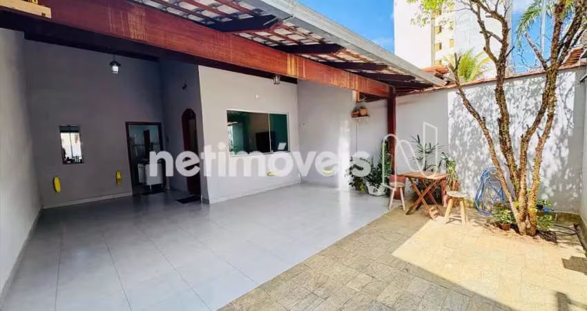 Casa com 3 quartos à venda na Rua Vieira de Campos, Planalto, Belo Horizonte
