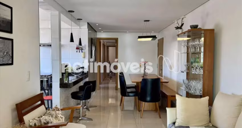 Apartamento 4 quartos com suíte e varanda à venda no sagrada família!