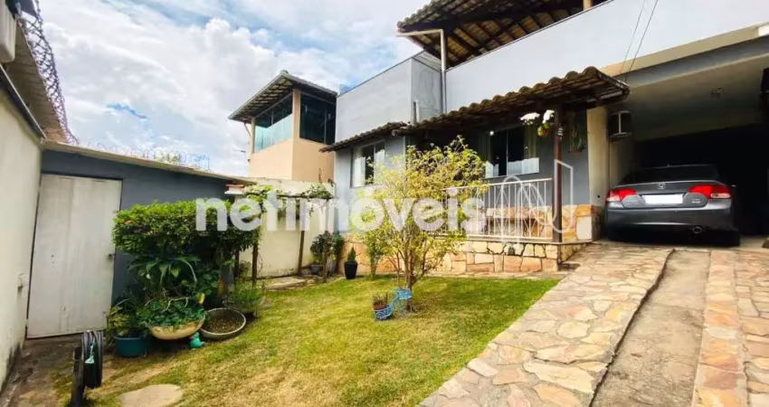 Casa à venda na Rua Rosada, Vitória, Belo Horizonte