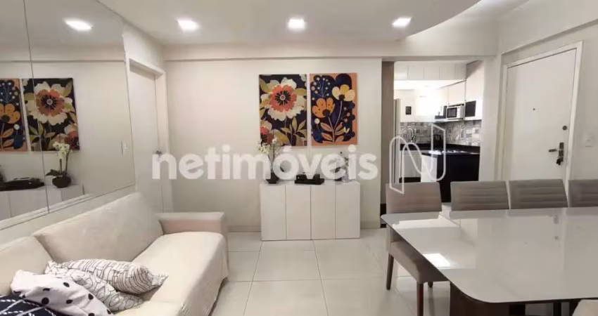 Apartamento reformado de 03 quartos com suíte no colégio batista.