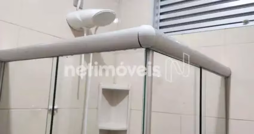 Casa com 2 quartos para alugar na Rua Marcos de Azevedo, Nova Esperança, Belo Horizonte