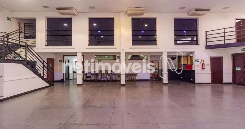 Casa comercial com 8 salas para alugar no Renascença, Belo Horizonte 